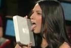 olivia-munn-licks-apple-tv