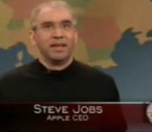 SNL: Ο Steve Jobs παρουσιάζει το iPhone